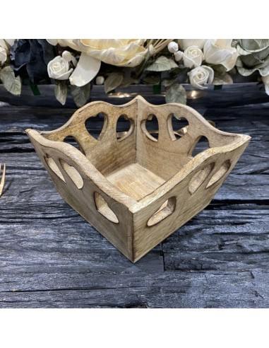 Corbeille à pain carrée en bois coeurs découpés