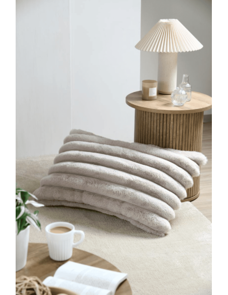 Coussin fausse fourrure POLARY écru 50 x 50 cm